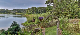 Waterfront + Sleeps 10 + Fenced Yard, Pets, Views