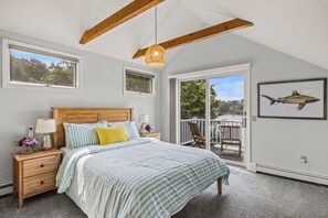 5 Schlafzimmer, Schreibtisch, Bügeleisen/Bügelbrett, Reisekinderbett