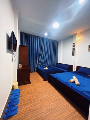 Deluxe Room | 1 bedroom, premium bedding, memory-foam beds, minibar