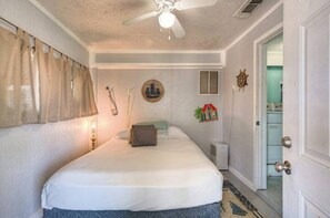 3 slaapkamers, een strijkplank/strijkijzer, wifi, beddengoed