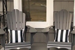 Terrace/patio - Walk to downtown and only a block from the river! (Bend)