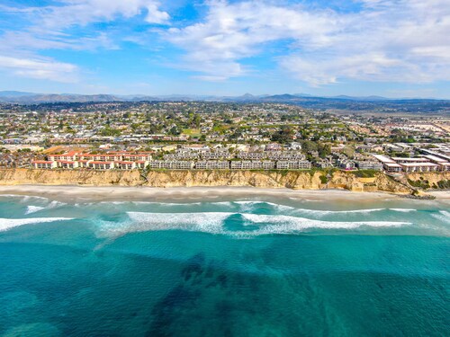 Pelican's Penthouse with Ocean Views