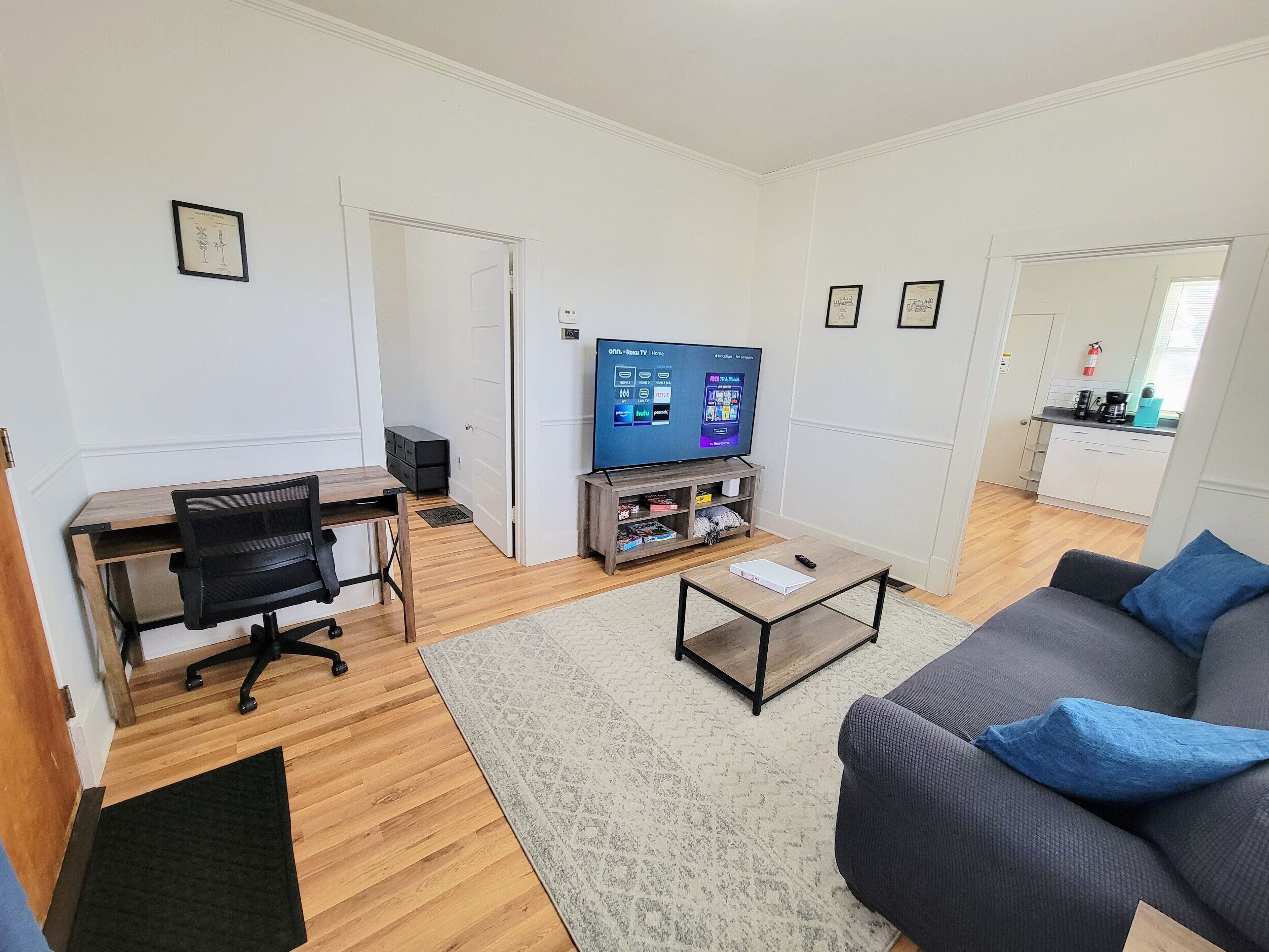 Two-tone Train Home!  King bed, Pet friendly, Foosball!