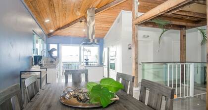 Atlantic side, quiet neighborhood ~ 3 Bed 2.5 Bath, dock, pool / hot tub, kayak