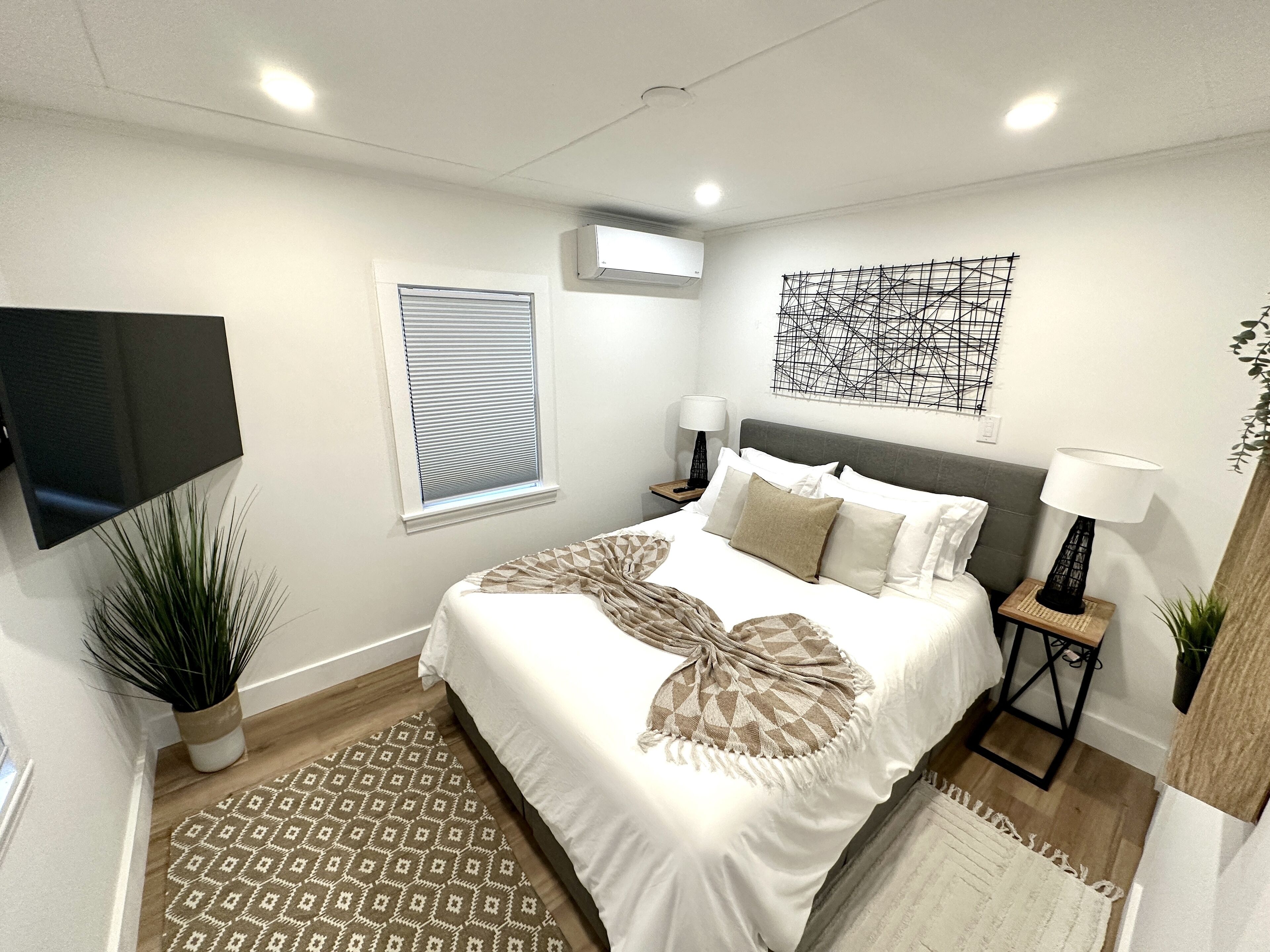 3 bedrooms, desk, iron/ironing board, free WiFi