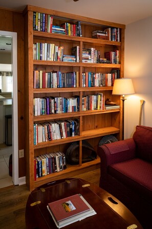 Interior - Seven Oaks Ranch Oak House (Santa Margarita)
