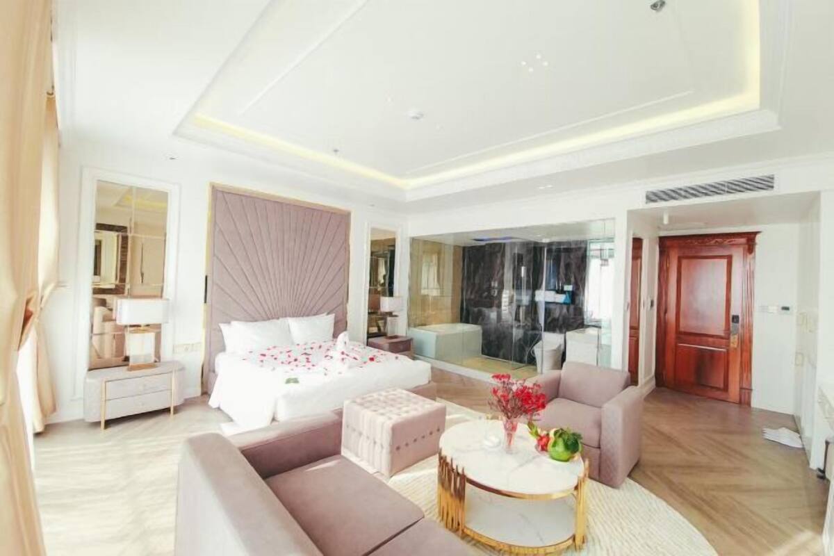 1 bedroom, premium bedding, memory-foam beds, desk