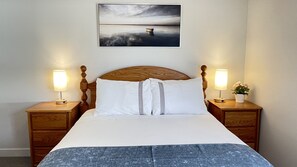 2 bedrooms, desk, free WiFi, bed sheets