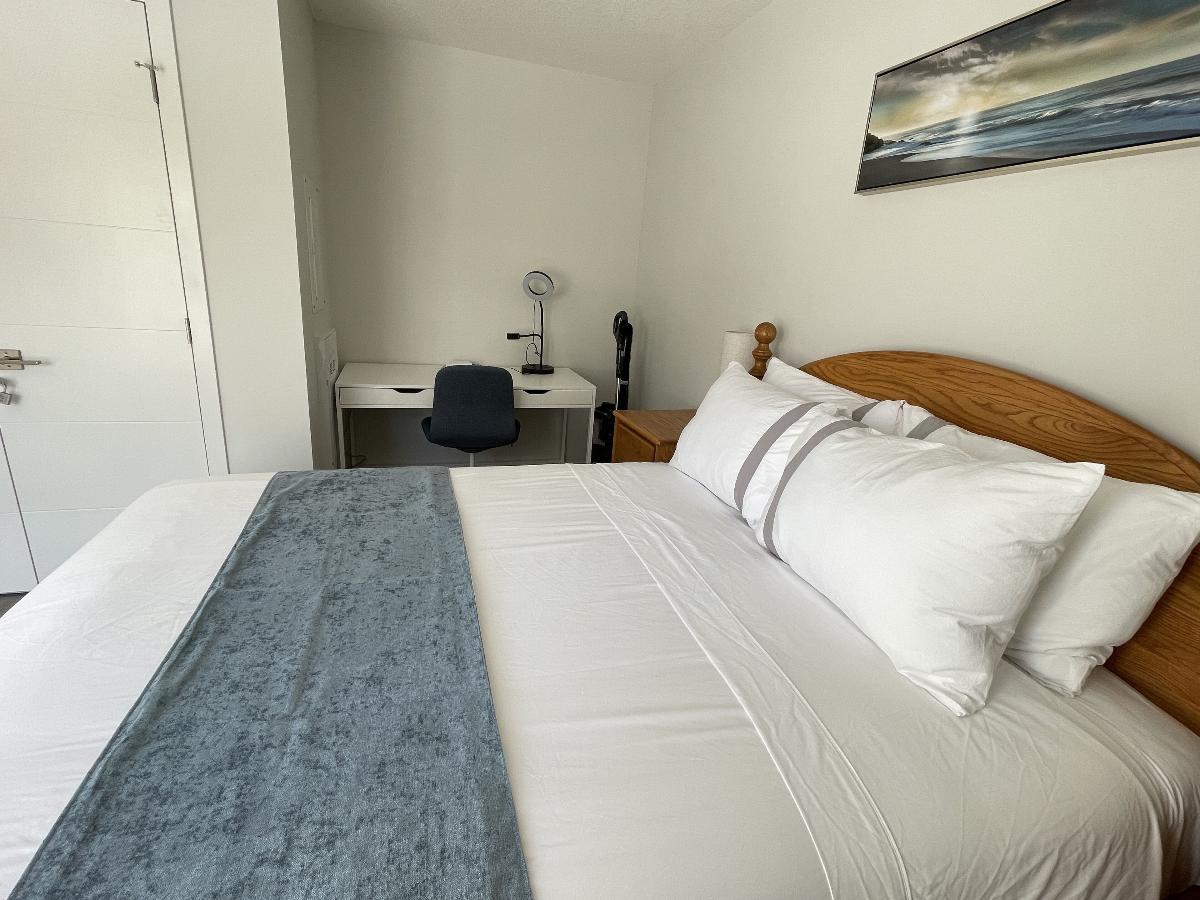 Canmore brand-new central located 2-bedroom vacation home with 2-bedrooms