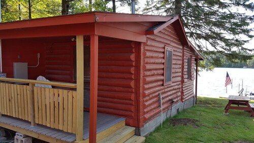 Rustic Log Cabin built 1897 just steps from lake