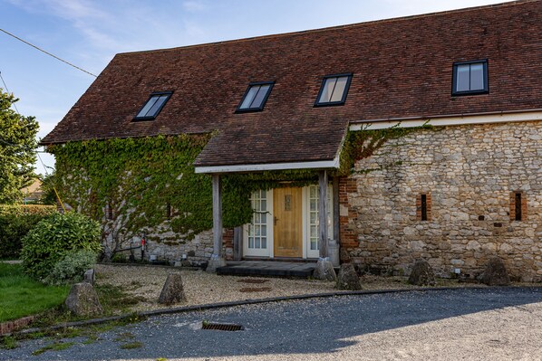 Exterior - Newclose Farm - The Old Barn (Yarmouth)