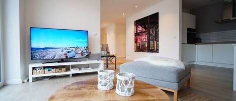 TV, video games, ping pong, stereo