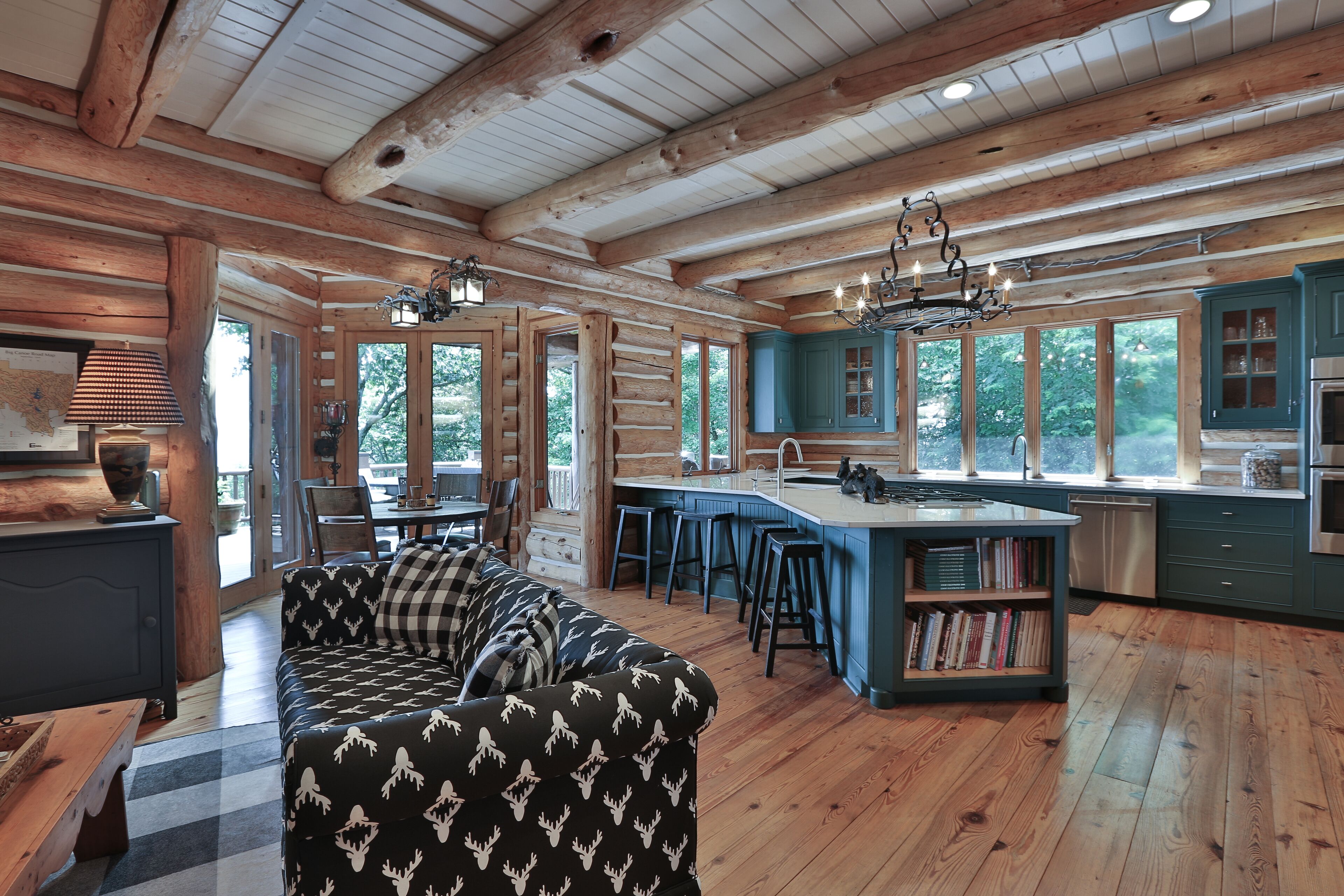 Highland Lodge, Big Canoe,  Year round view of Amicalola Falls, New Hot Tub!