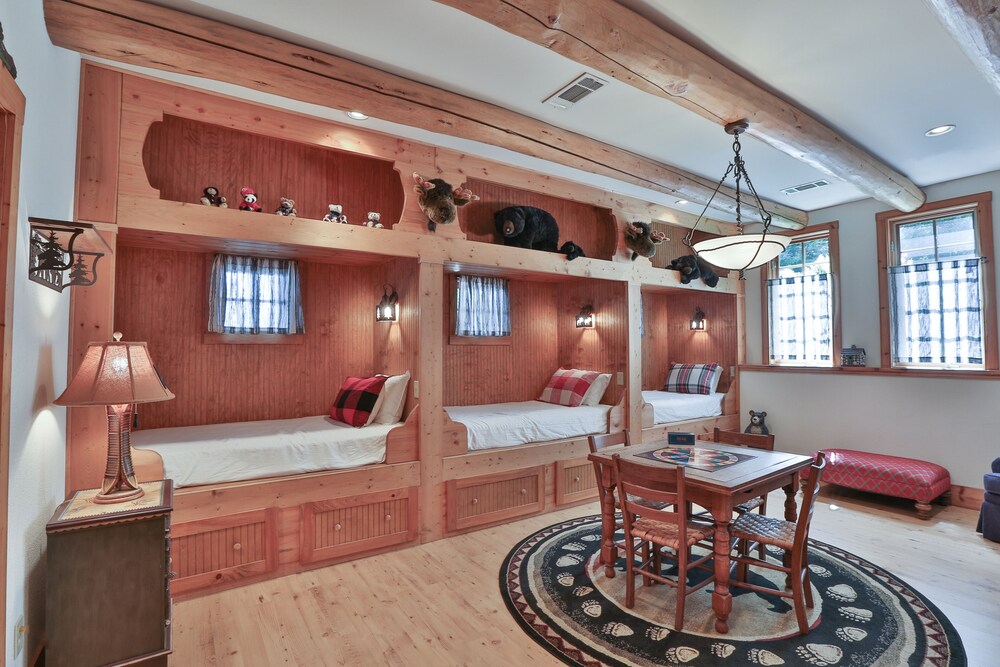 Highland Lodge, Big Canoe, Year round view of Amicalola Falls, New Hot