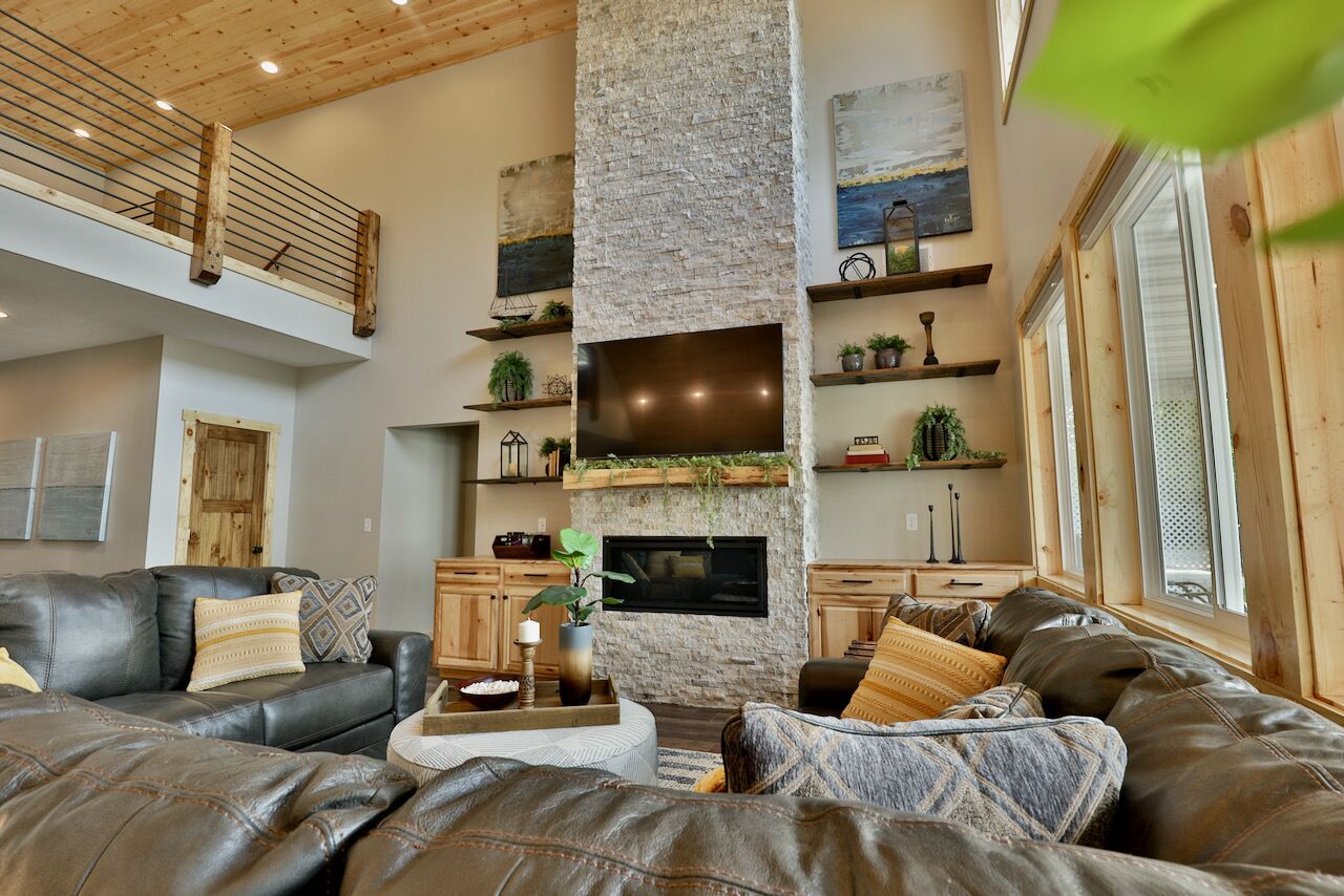 New Luxury Home on Lake Ida perfect for Family get togethers, Stunning Sunsets. 