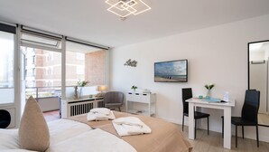 1 室のベッドルーム、WiFi