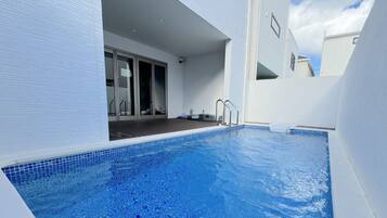 Kolam renang terbuka