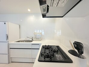 Grandioso Okinawa Pool Villa Onna 7A (with Sauna) | Private kitchen | Microwave, stovetop, toaster, rice cooker - Grandioso Okinawa Pool Villa Onna 7 (Onna)