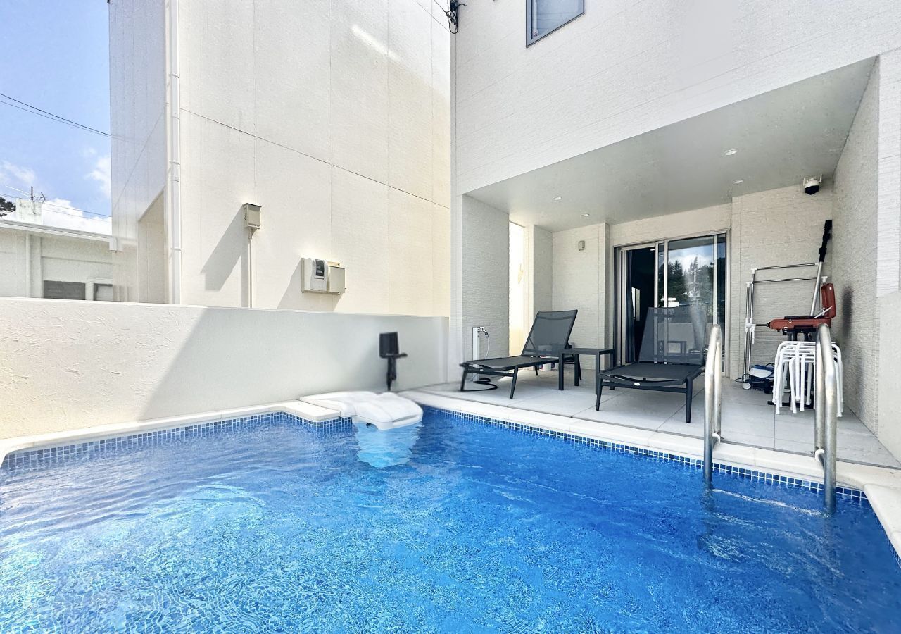 Vila (7G) | Piscina particular