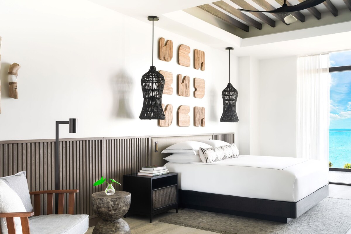 Frette Italian sheets, premium bedding, memory foam beds, in-room safe