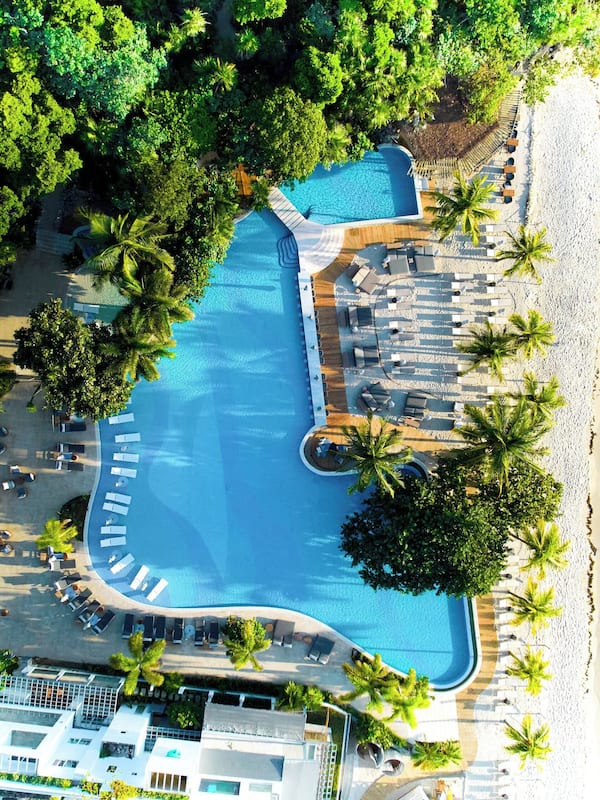 2 outdoor pools, pool umbrellas, sun loungers