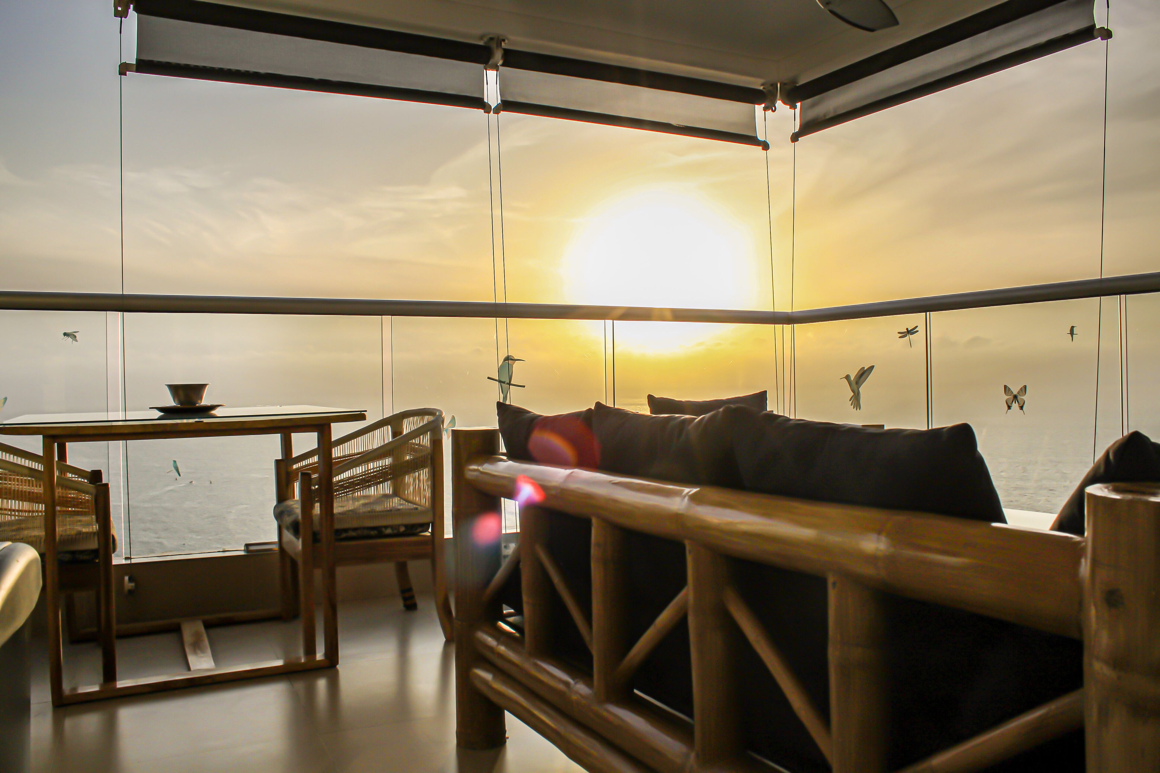 Floor 29 Ocean front apt with corner balcony & breathtaking views in El Laguito