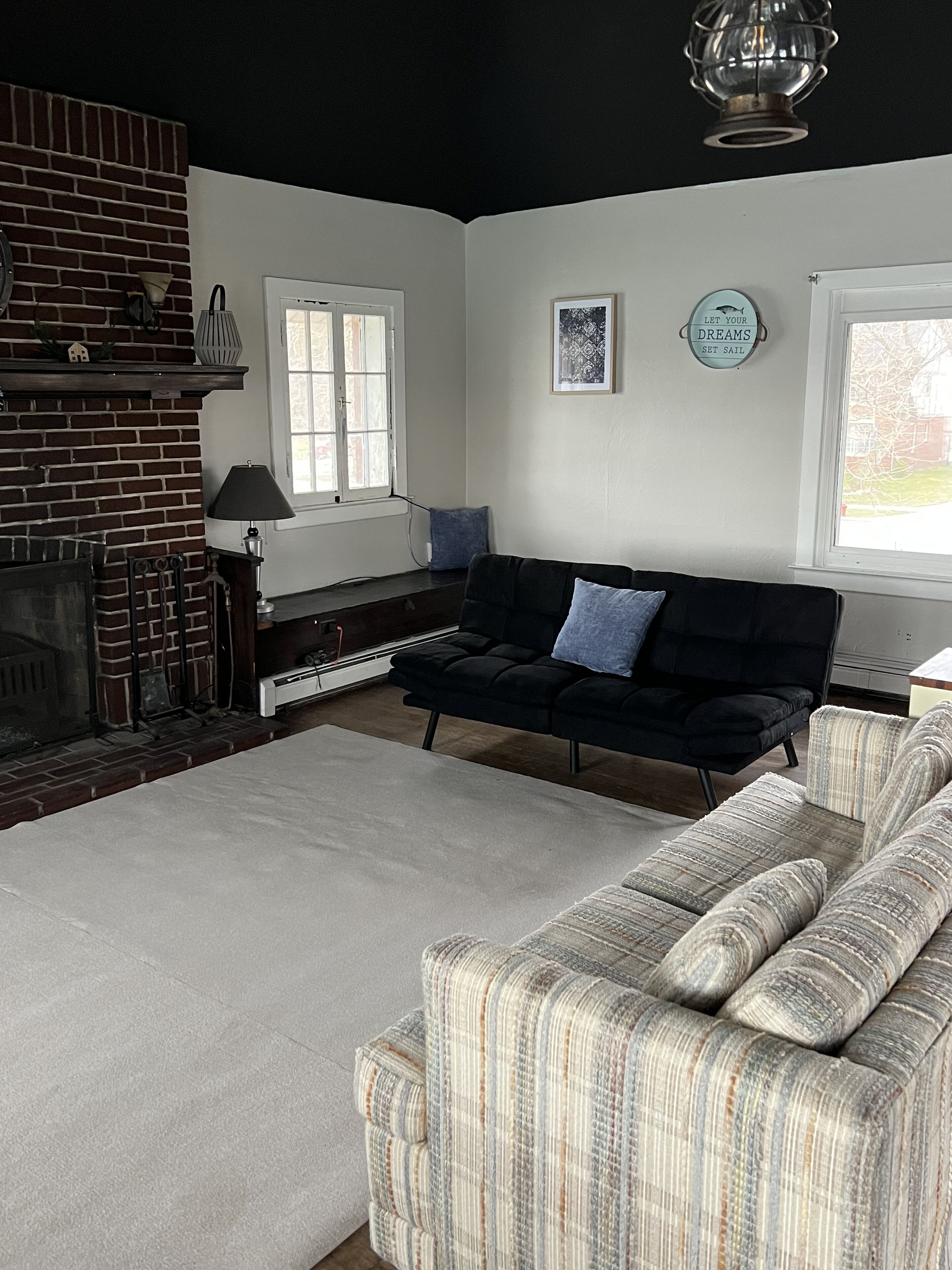 Boater-Fisherman’s Paradise w/150 FT of Seawall - minutes from Downtown Detroit