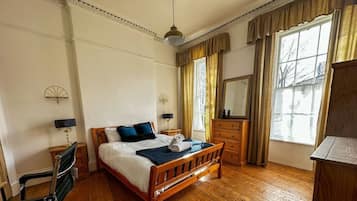 2 bedrooms, WiFi, bed sheets, wheelchair access