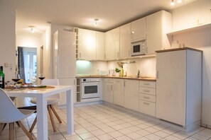 Unclassified image, 2 of 17, button - Marina View - Marina View - Exclusive apartment at the Cuxhaven marina (Cuxhaven)