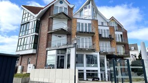 Unclassified image, 4 of 17, button - Marina View - Marina View - Exclusive apartment at the Cuxhaven marina (Cuxhaven)