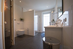 Chuveiro, secador de cabelo