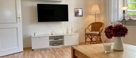 電視、乒乓球設施、音響