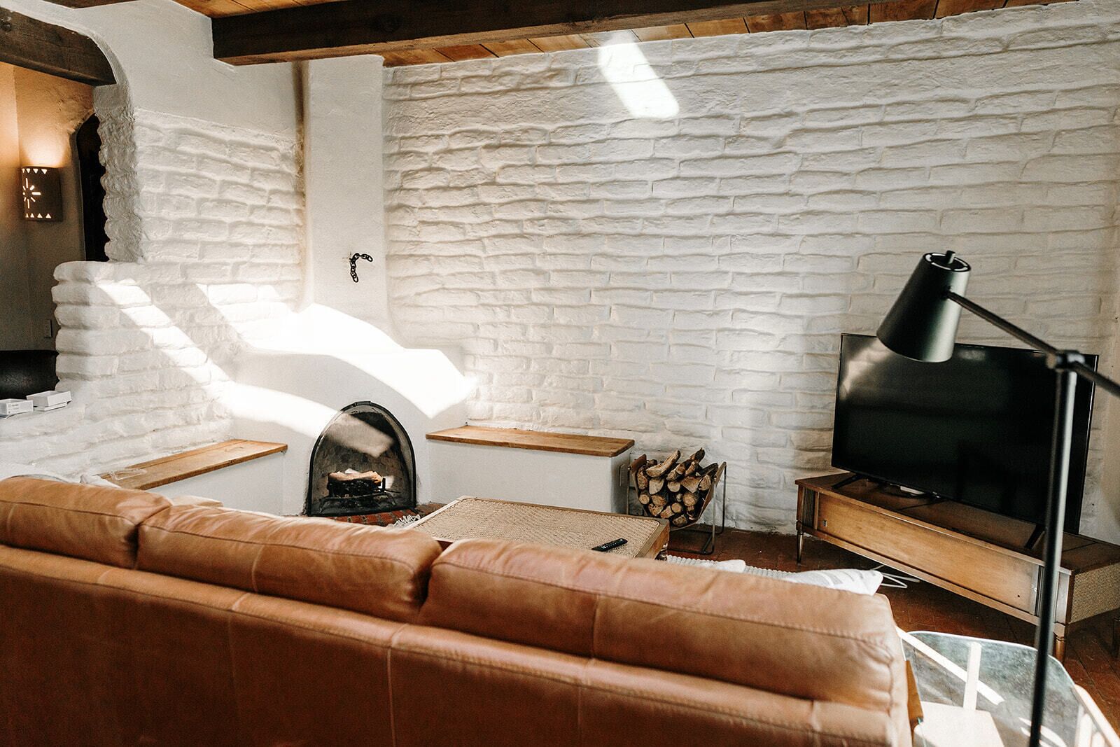 Beautiful Family-sized Adobe Getaway — Sleeps 10+ in North Valley, Albuquerque