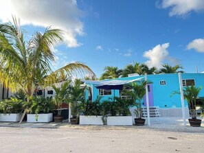 Exterior - The Purple Pelican Inn/Private Hot Tub (Key Largo)
