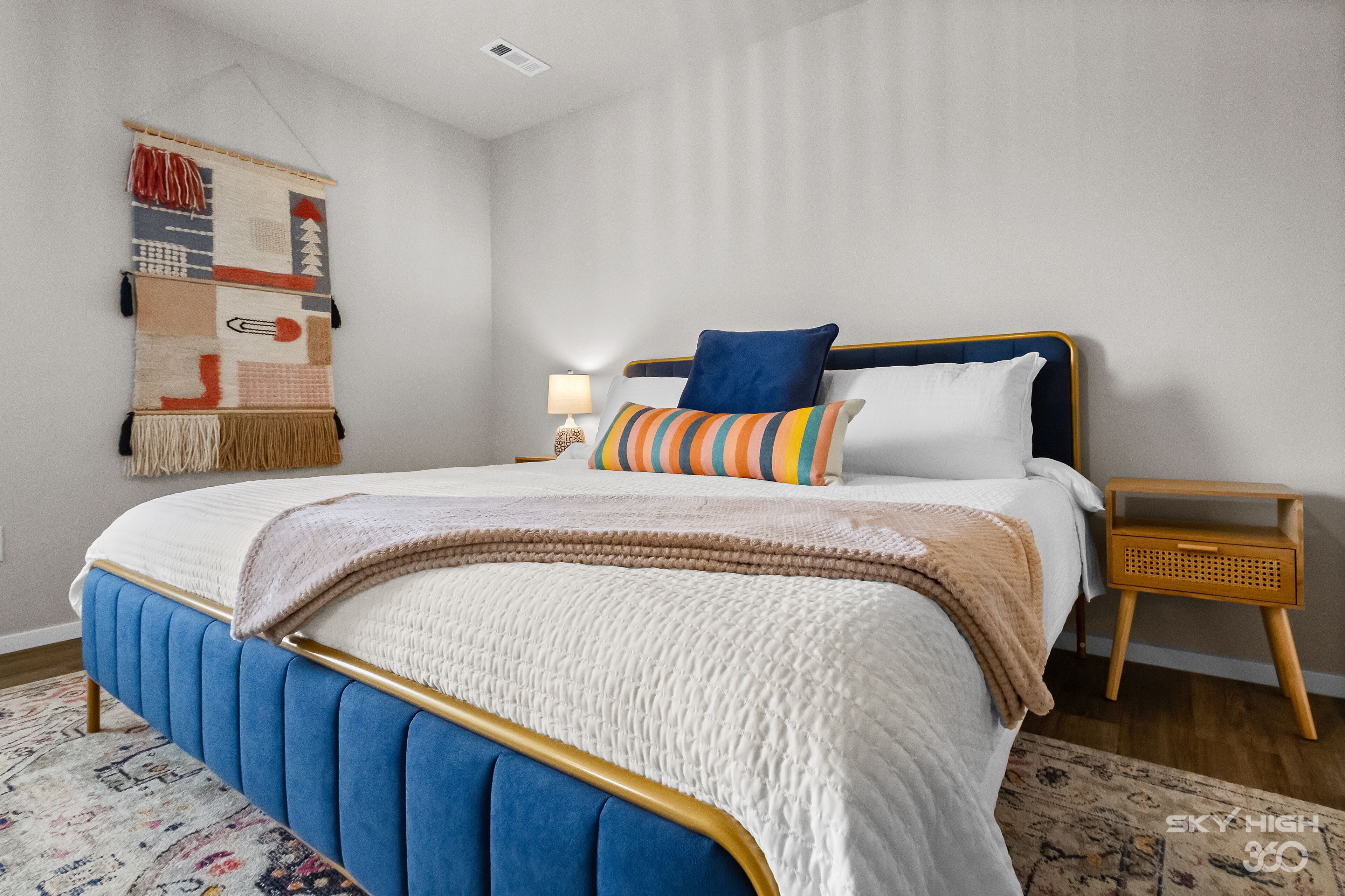 The Blue Goose - Private Hot Tub --1 Mi off I-49 -- 3 Mi to U of A