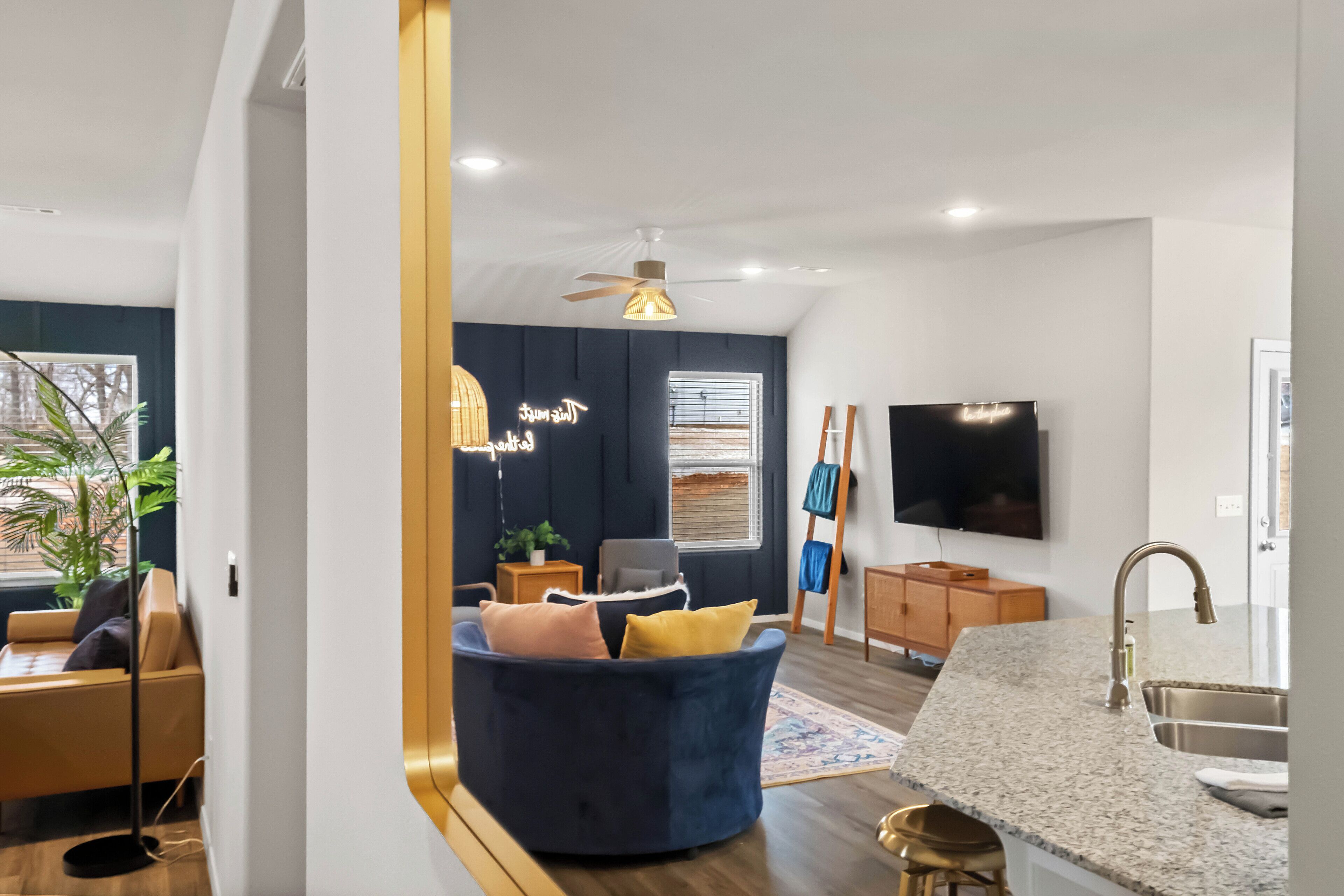 Smart TV, futbolito y tenis de mesa 