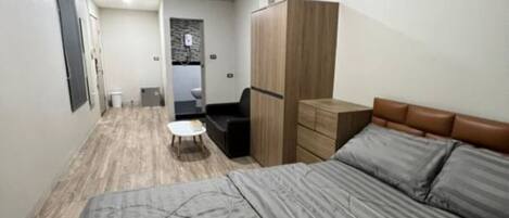 Deluxe Queen Room | Trang trí khác biệt, trang bị nội thất với thiết kế riêng biệt