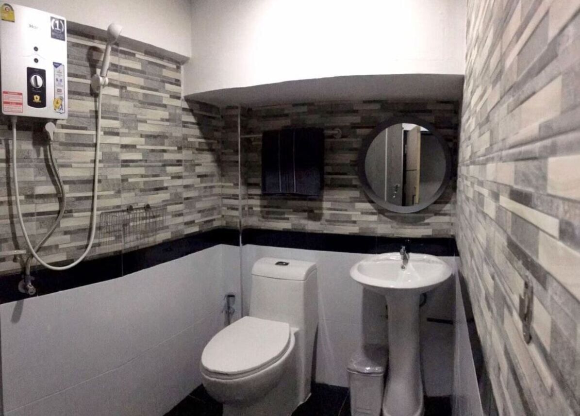 Standard-Einzelzimmer | Badezimmer | Dusche, Regendusche, Handtücher, Seife
