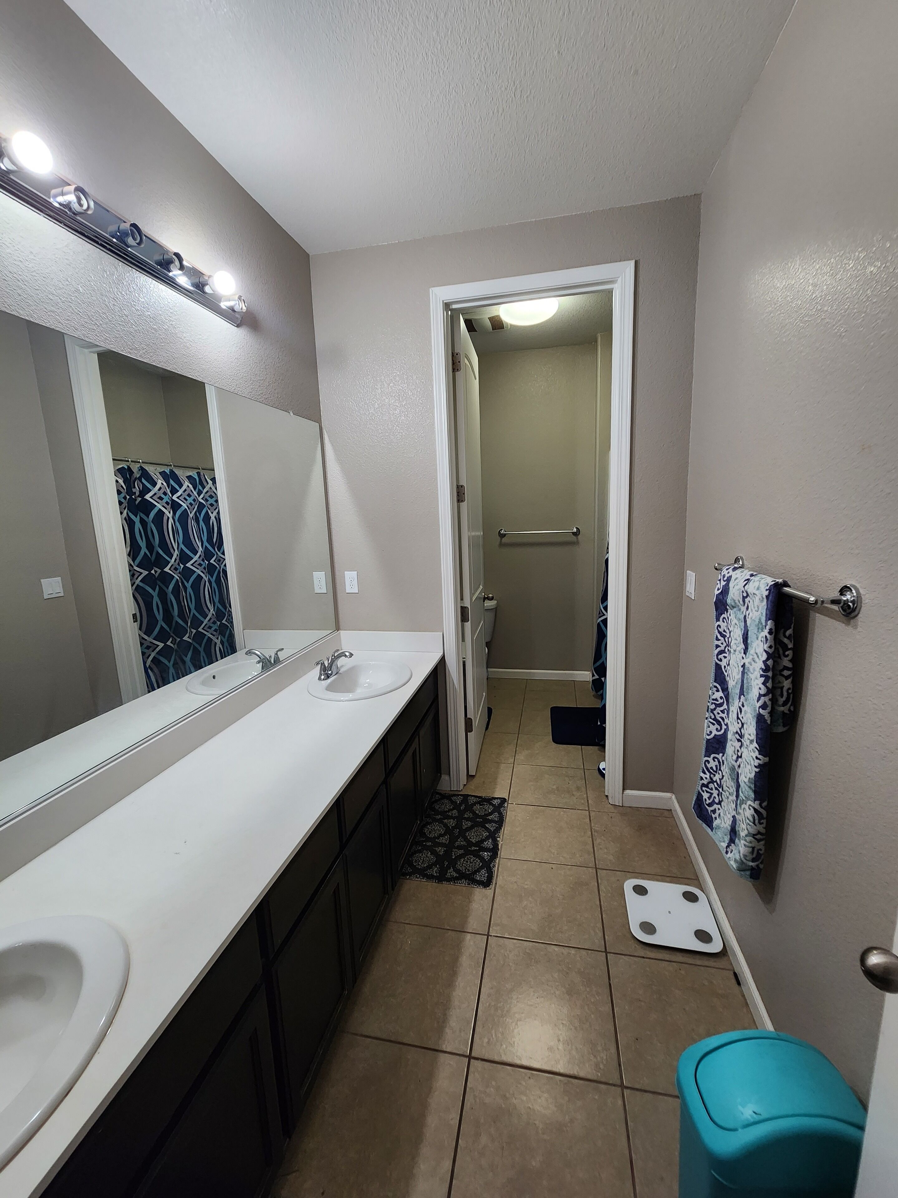 Lovely 5 BR home, 5 mins from BART,  shopping, restaurants, freeway