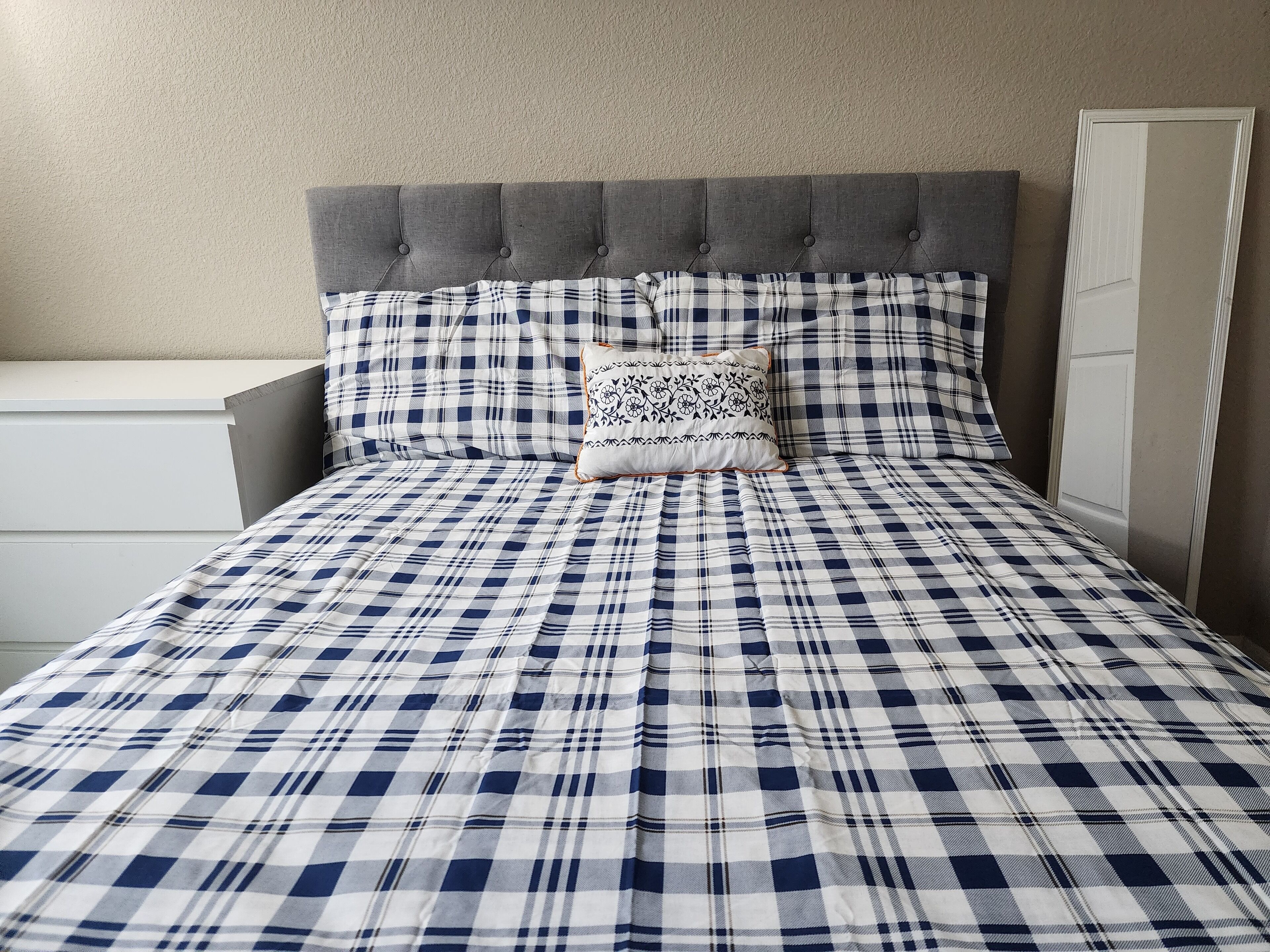 Lovely 5 BR home, 5 mins from BART,  shopping, restaurants, freeway