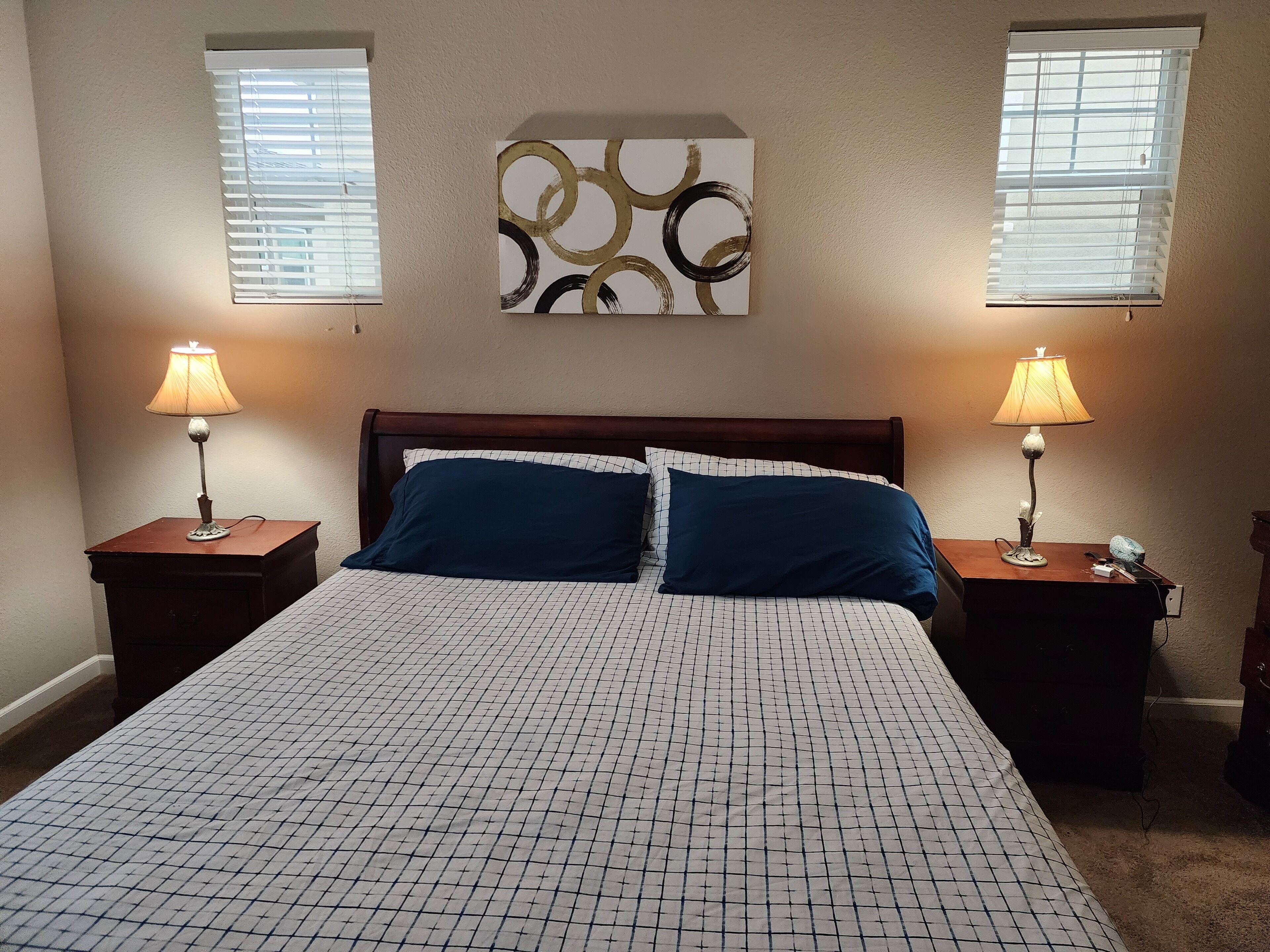 Lovely 5 BR home, 5 mins from BART,  shopping, restaurants, freeway