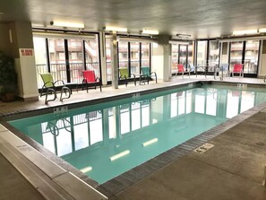 من حمّامات السباحة المغطاة، حمّام سباحة مُدفَّأ