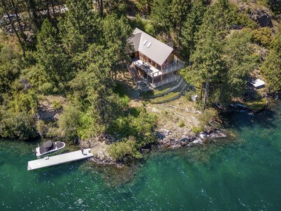 Find serenity with a secluded lakefront cabin | Lake views + Lake Access