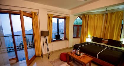 Slane Castle - 2 BHK w/ King Bed, Parking, Bonfire