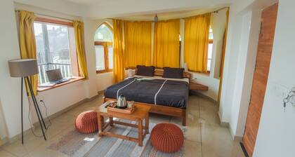 Slane Castle - 2 BHK w/ King Bed, Parking, Bonfire