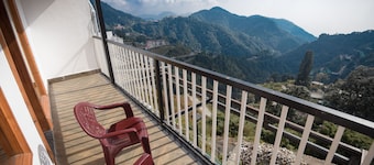 Slane Castle - 2 BHK w/ King Bed, Parking, Bonfire