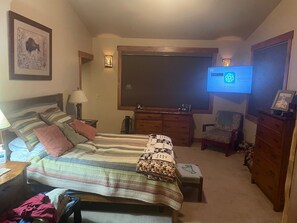 5 soverom, strykejern/-brett, wi-fi og sengetøy