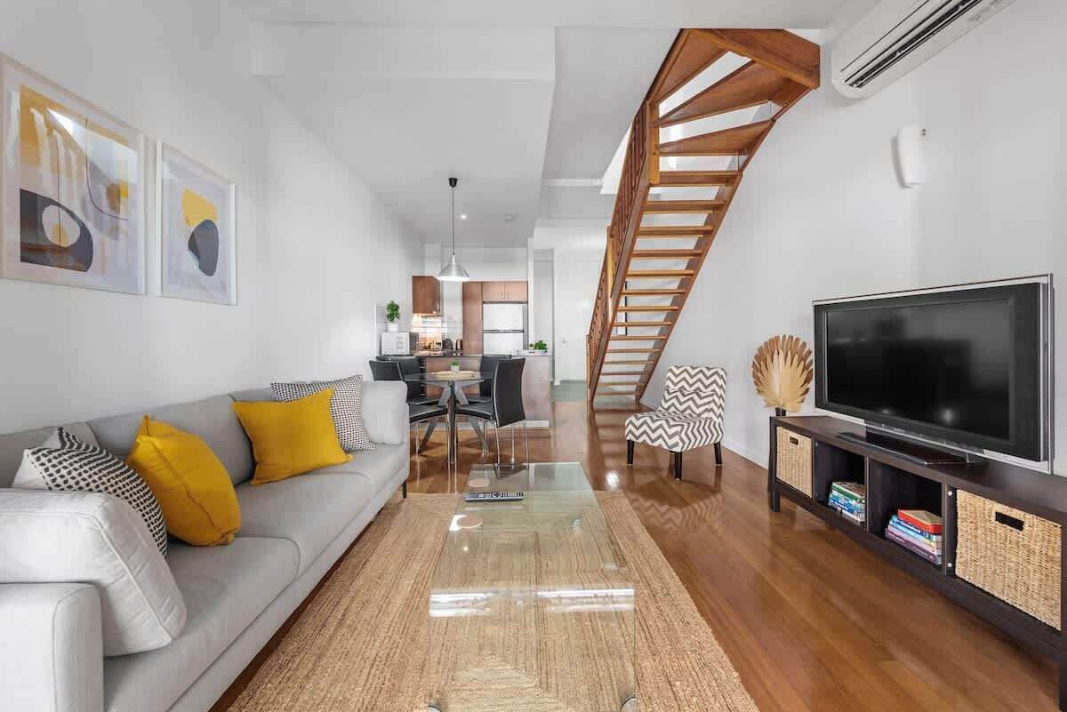 TV connectée, services de streaming, espaces bureaux