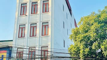 1 phòng ngủ, bộ đồ giường cao cấp, trang trí khác biệt, bàn