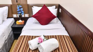 Habitación doble estándar, 1 cama matrimonial | 1 habitación, sábanas italianas Frette y edredón